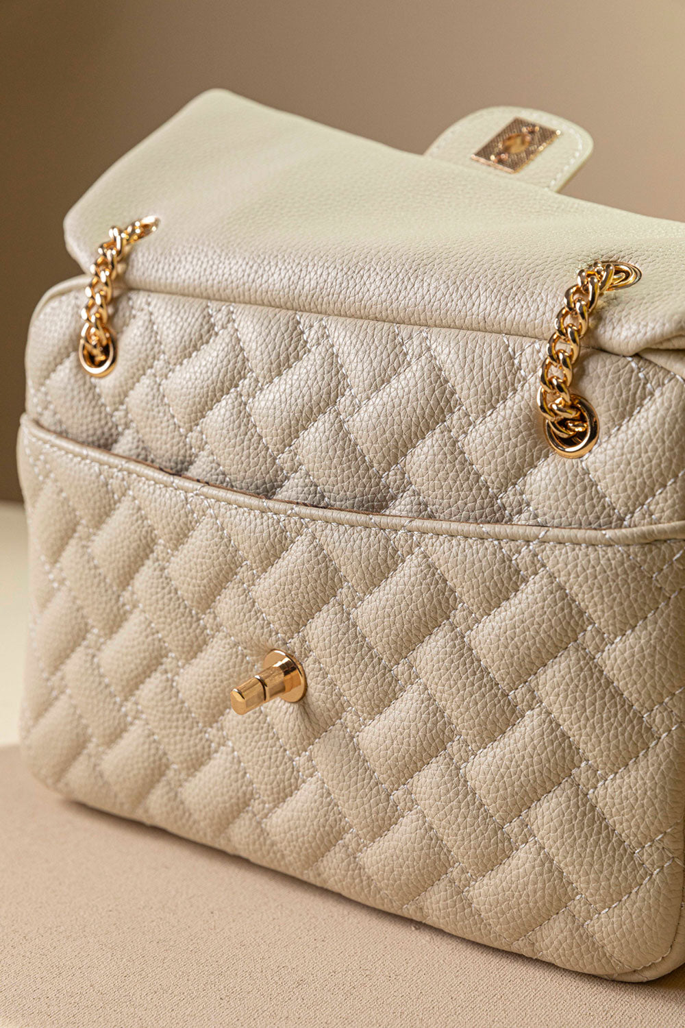 Τσάντα ώμου με αλυσίδα