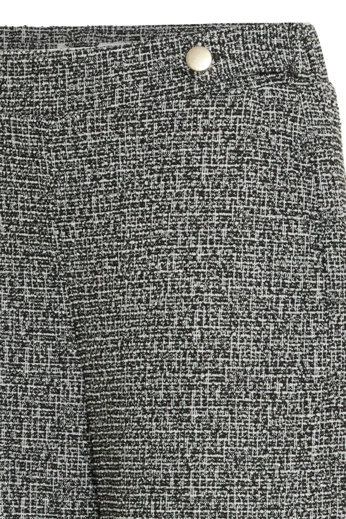 B.YOUNG Γυναικείο Παντελόνι Tweed Κουμπιά Ίσια Γραμμή tweed salt and pepper λεπτομέρεια ύφασμα