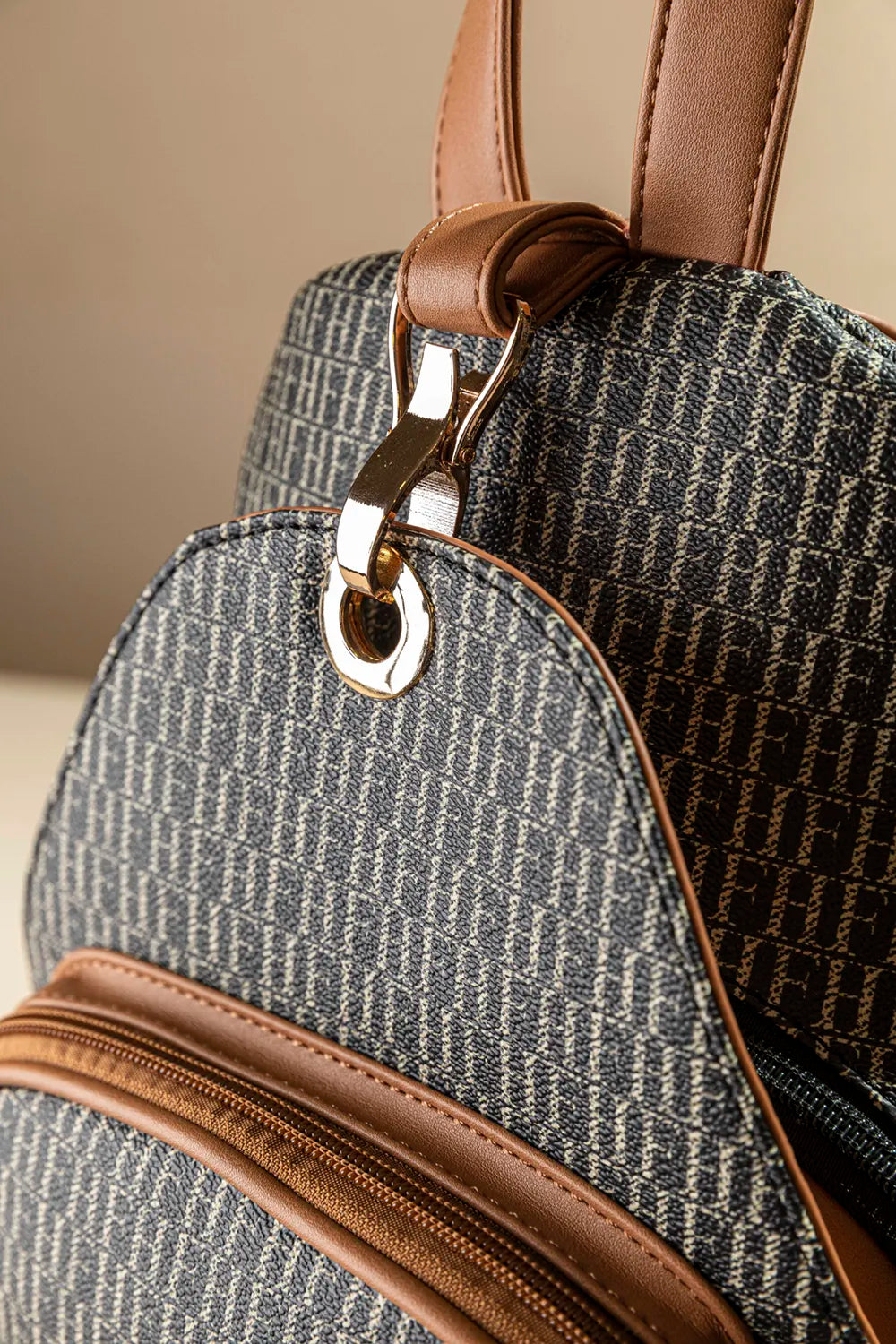 Fragola Backpack με Logo Print και Καφέ Λεπτομέρειες – λεπτομέρεια logo