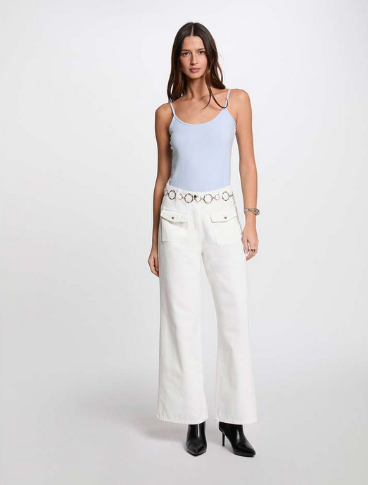 MORGAN γυναικείο basic top με τιράντες σε γαλάζια απόχρωση, μπροστινή όψη αναδεικνύει την κομψή γραμμή