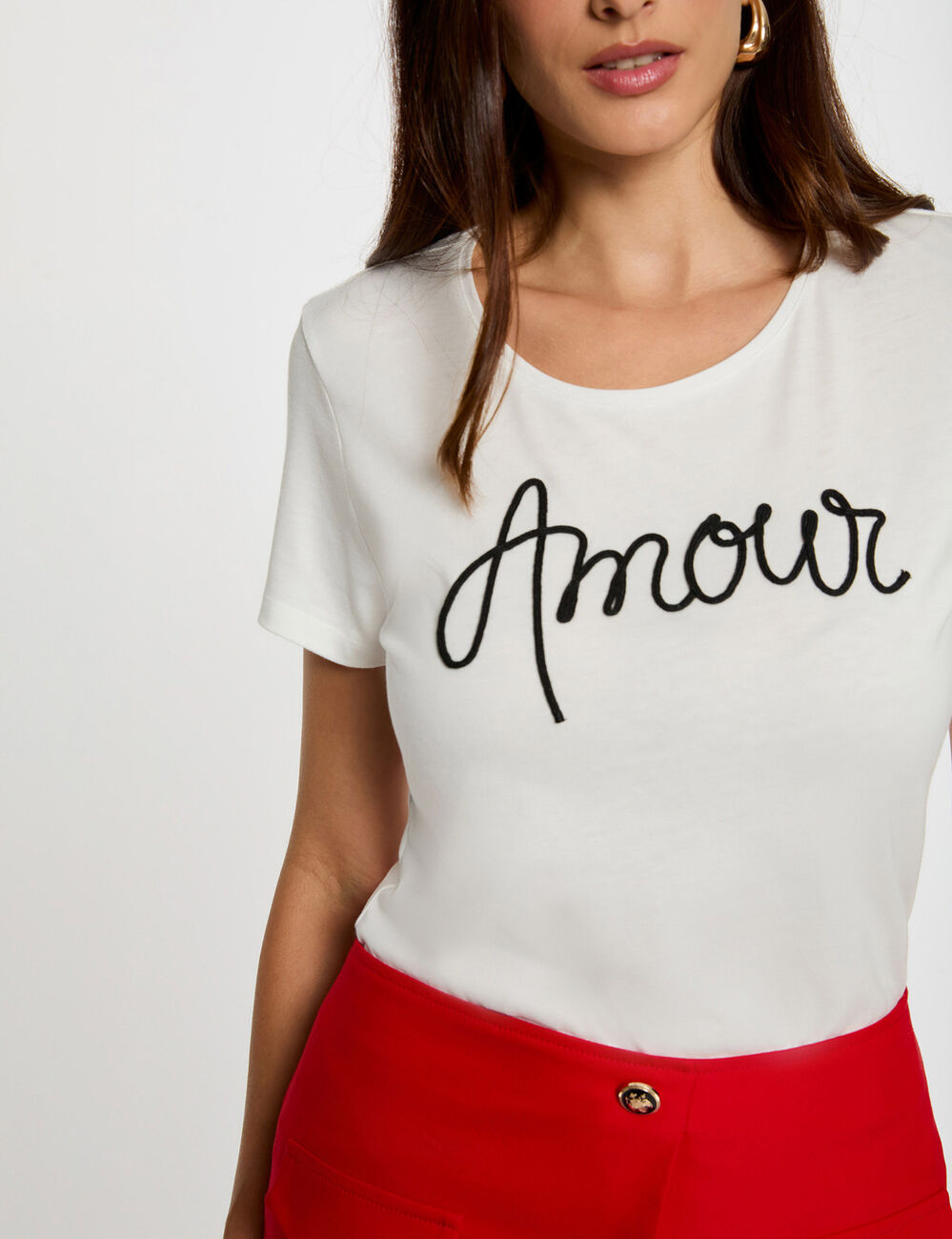 Λεπτομέρεια "Amour" logo σε straight cut T-shirt Morgan