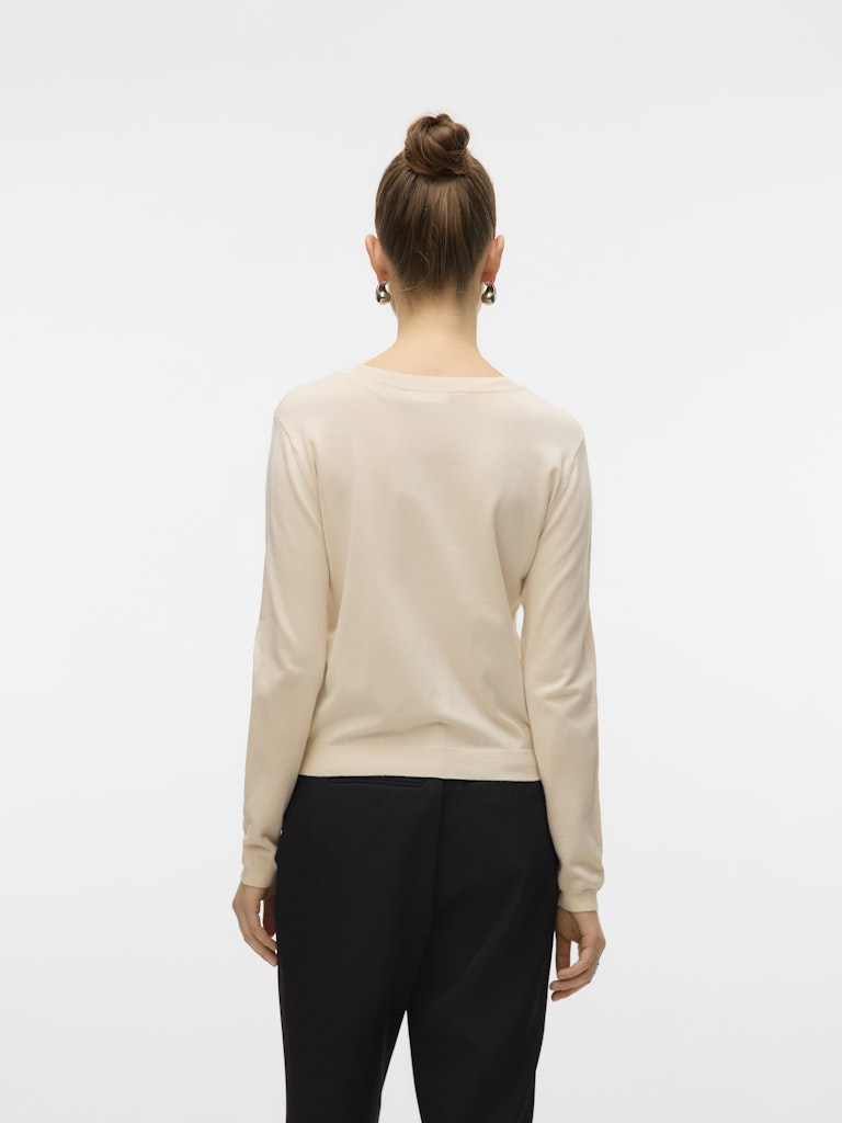 Πίσω όψη γυναικείας πλεκτής μπλούζας Vero Moda