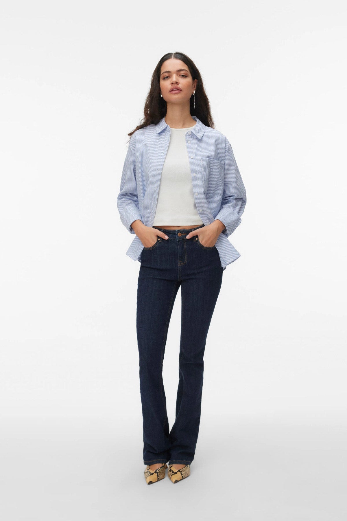 VERO MODA Πουκάμισο Regular Fit Ριγέ Γαλάζιο Λευκό ολόσωμη εμφάνιση