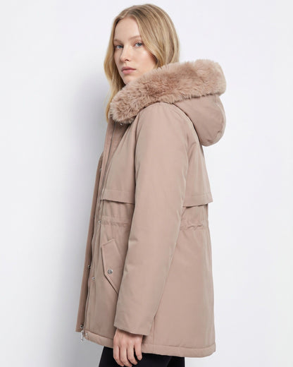 γυναικείο TIFFOSI μπεζ jacket γούνινη κουκούλα πλαϊνή κοντινή όψη μοντέλου
