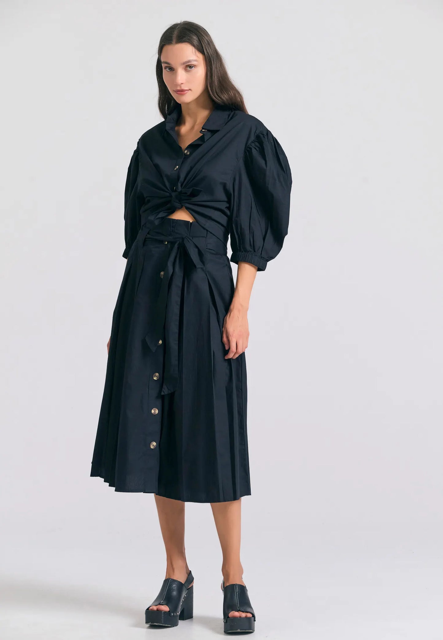 Chic εμφάνιση με FUNKY BUDDHA relaxed μίντι φούστα - ολόσωμο styling