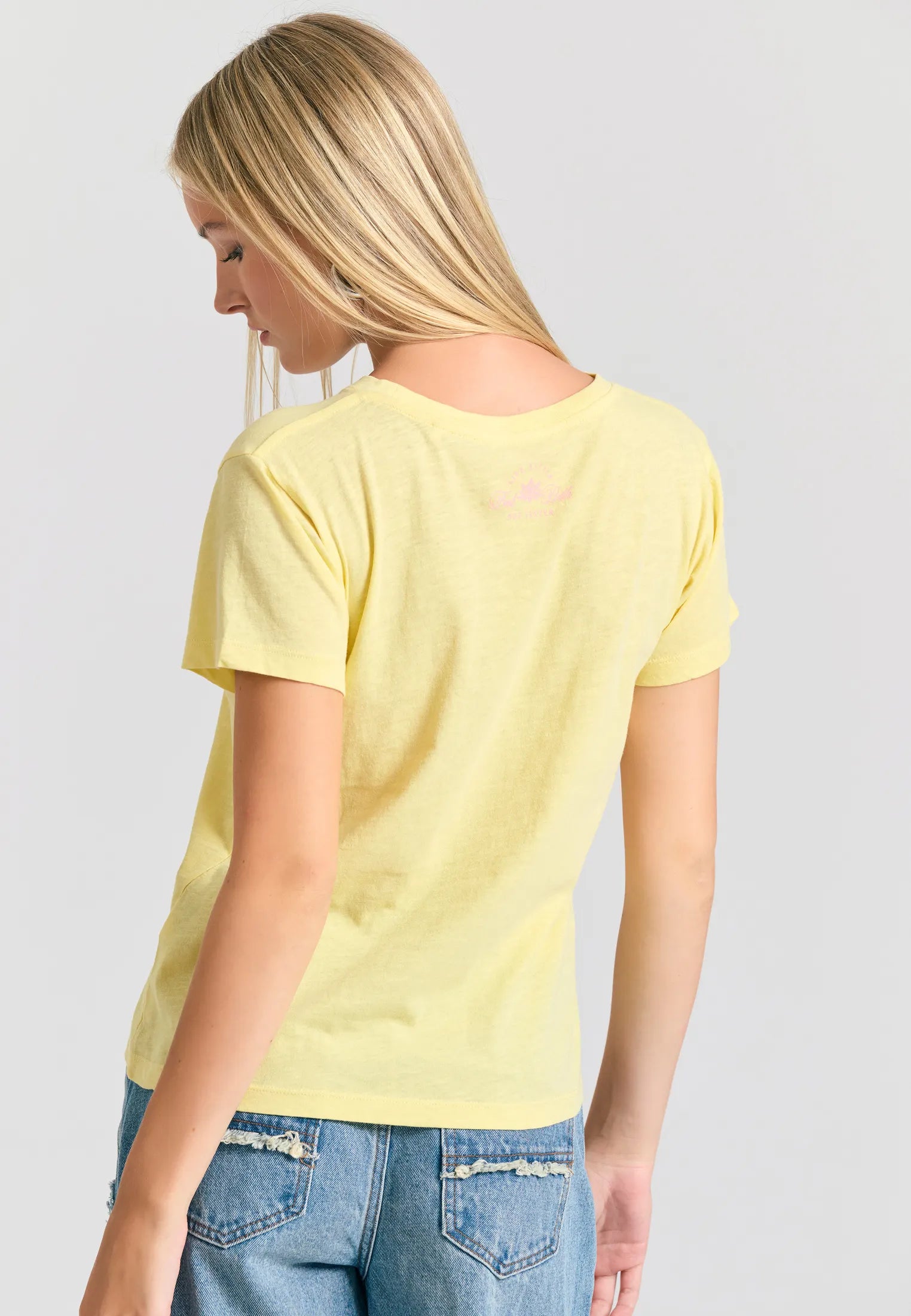 FUNKY BUDDHA κίτρινο basic t-shirt - κλασική πίσω όψη σε ζωντανή απόχρωση