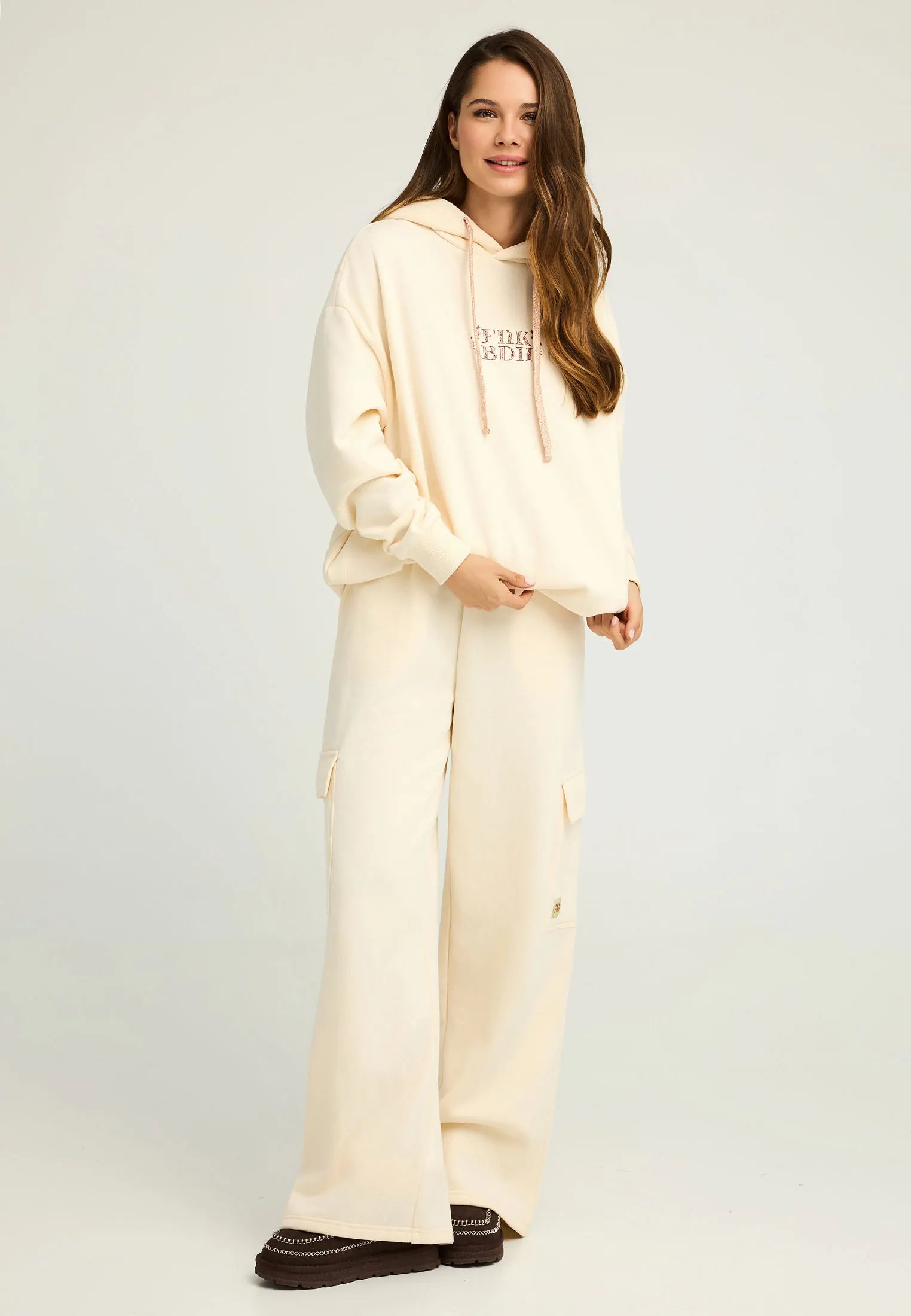 FUNKY BUDDHA Oversized Φούτερ Κουκούλα Τύπωμα με Βότανα στην Πλάτη Εκρού ολόσωμη εμφάνιση