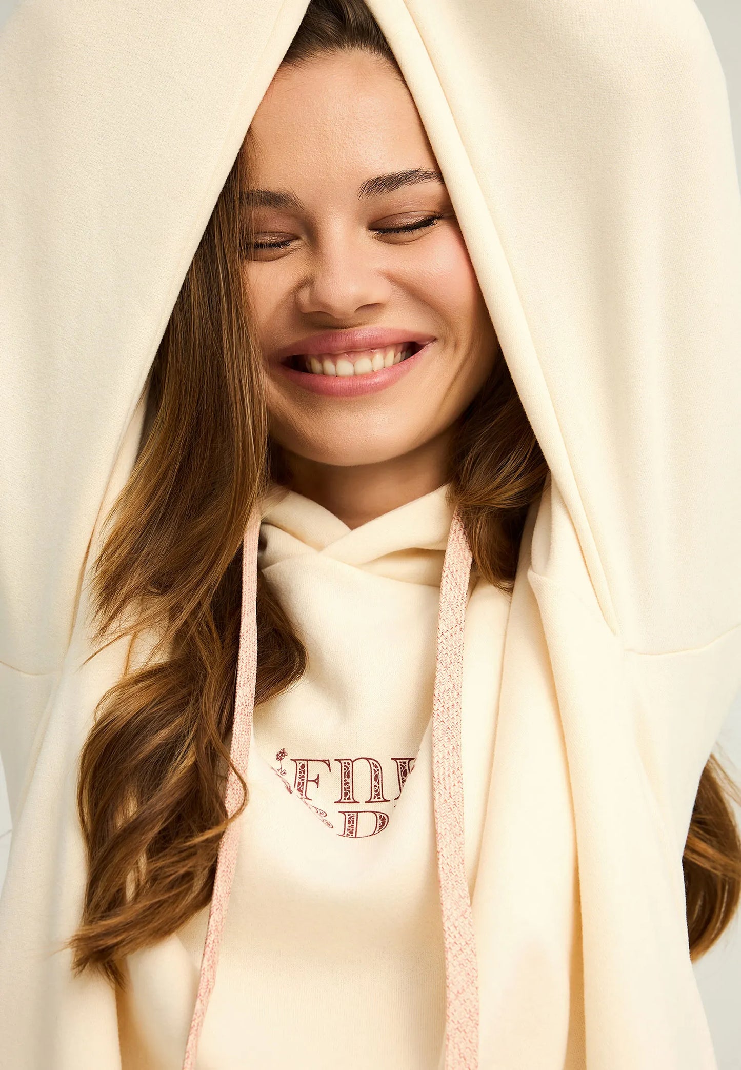 FUNKY BUDDHA Oversized Φούτερ Κουκούλα Τύπωμα με Βότανα στην Πλάτη Εκρού λεπτομέρεια μπροστινή όψη