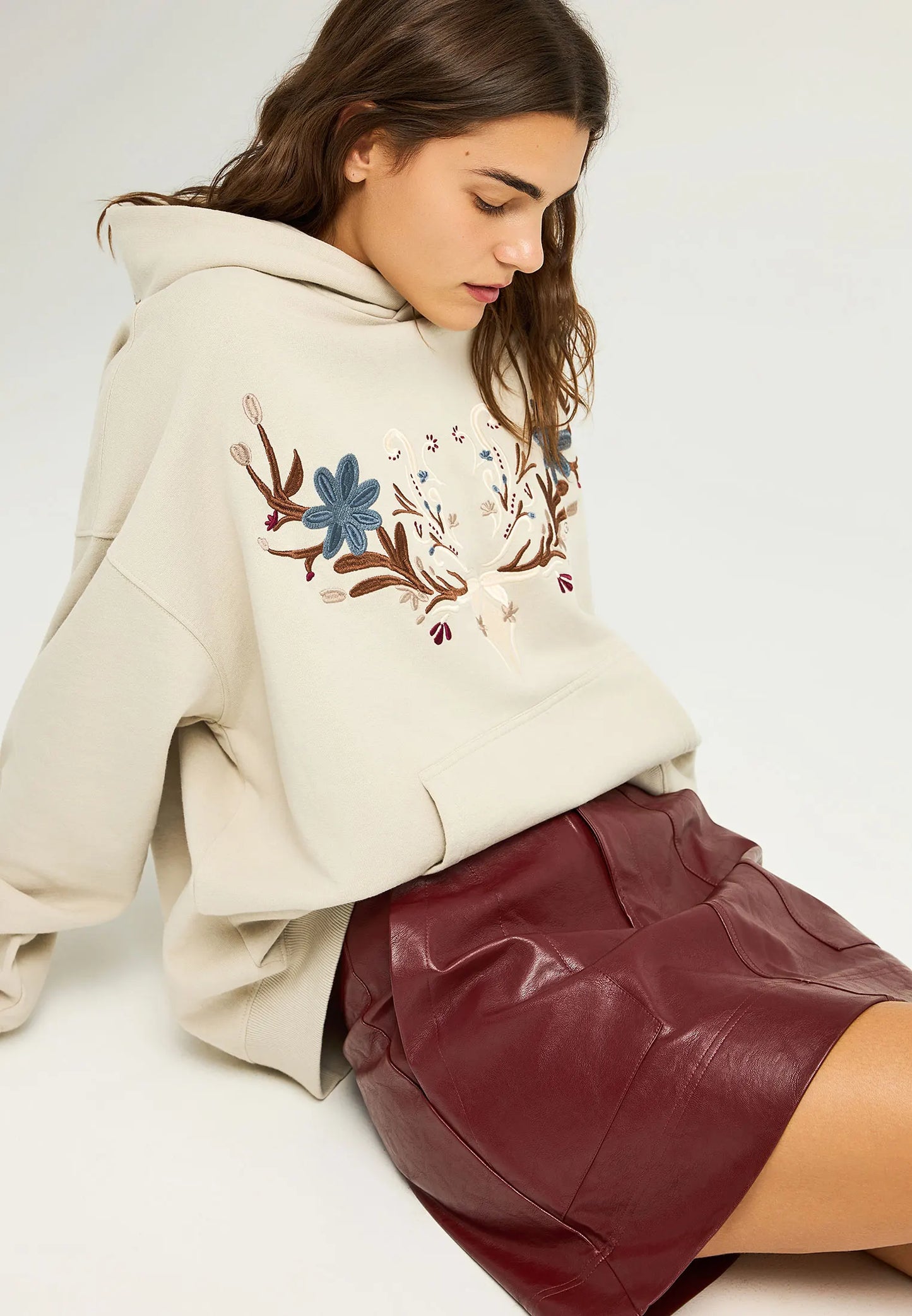 Relaxed fit Φούτερ με κουκούλα και κεντήματα