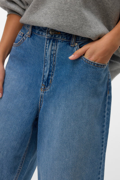 VERO MODA Βερμούδα Τζιν Κανονική Εφαρμογή Medium Blue Denim λεπτομέρεια