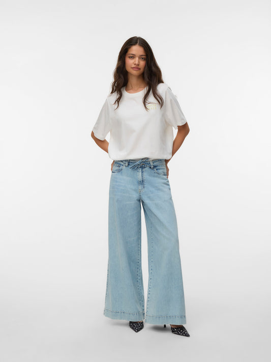 VERO MODA Τζιν Wide-Leg Κανονική Μέση με Ζώνη Light Blue Denim ολόσωμη εμφάνιση μπροστινή όψη