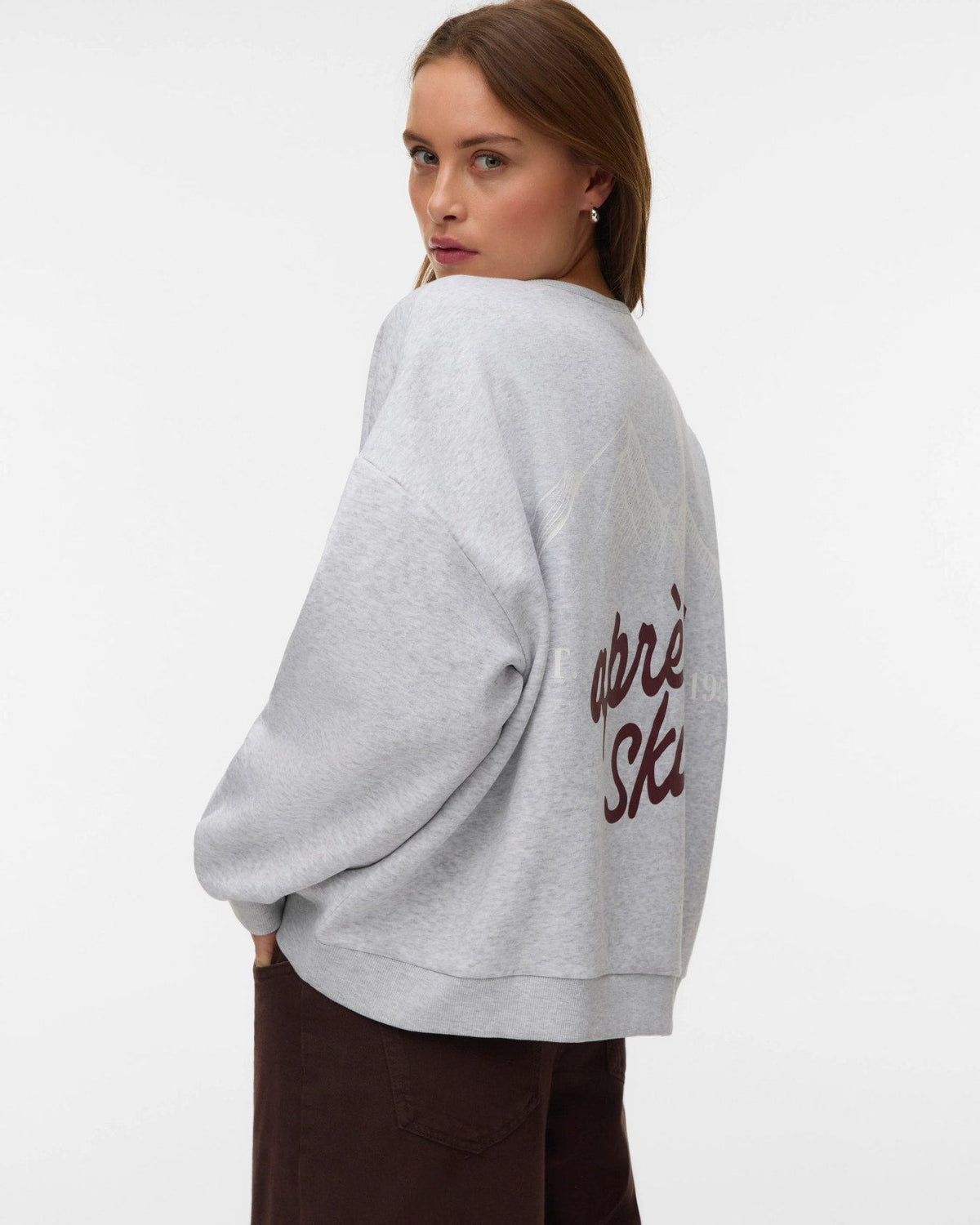 γυναικείο VERO MODA γκρι μελανζέ oversized φούτερ après ski τύπωμα πλαϊνή πίσω όψη
