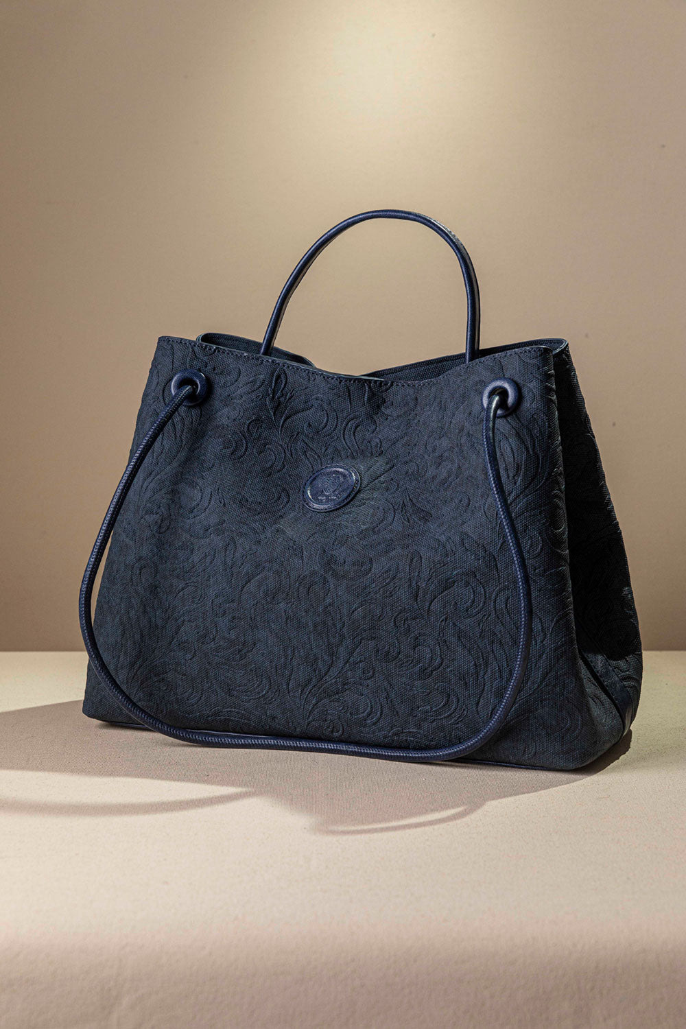 Τσάντα Ώμου με Ανάγλυφο Print