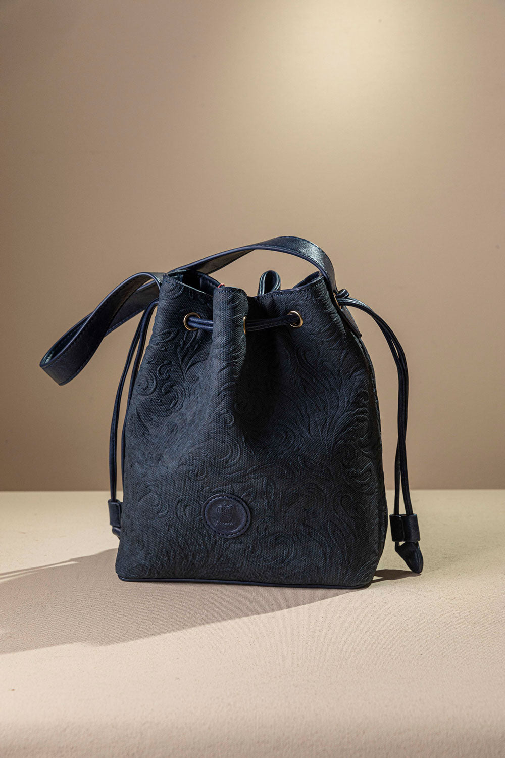 Τσάντα πουγκί με ένθετο τσαντάκι