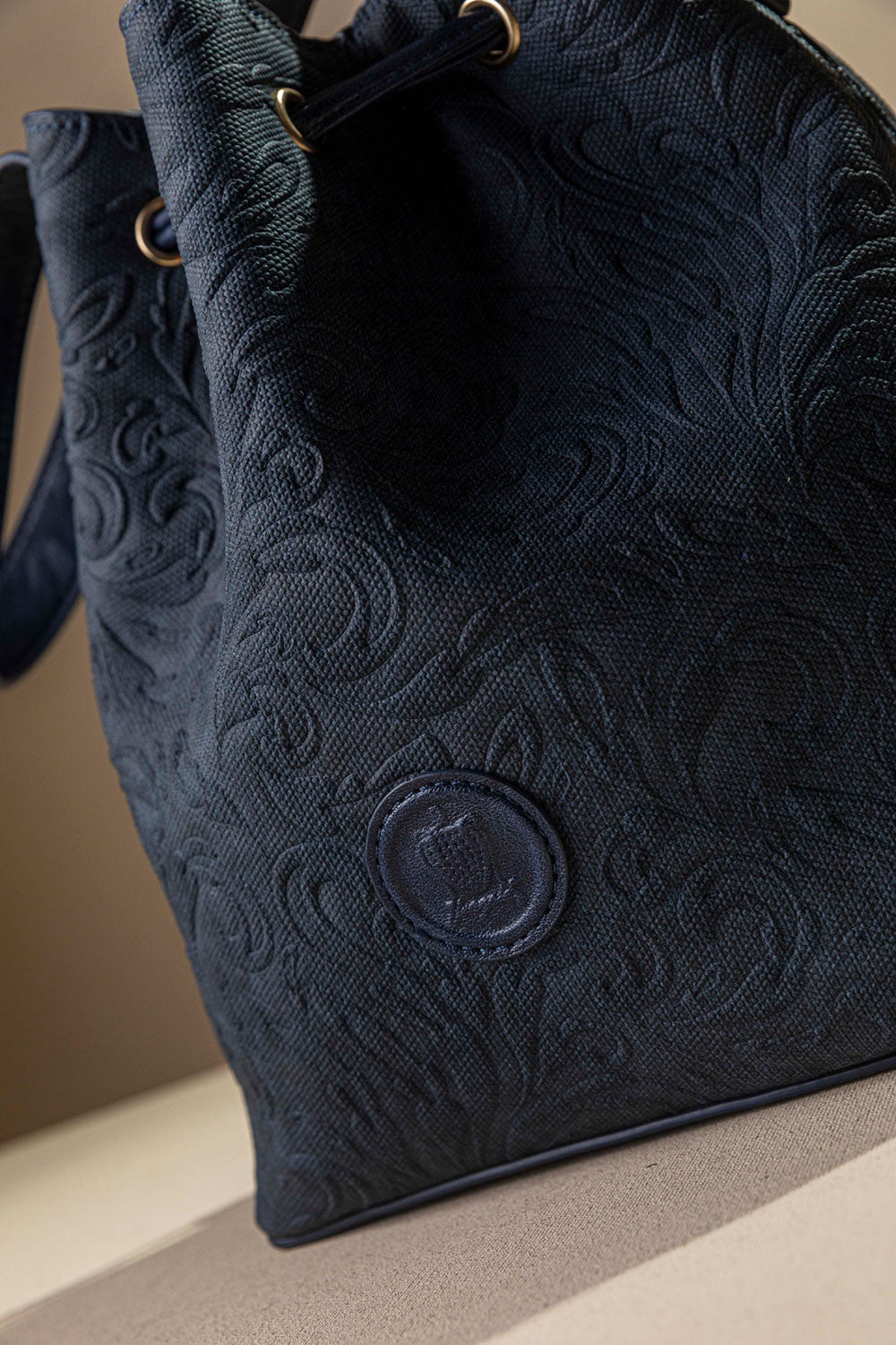 Τσάντα πουγκί με ένθετο τσαντάκι