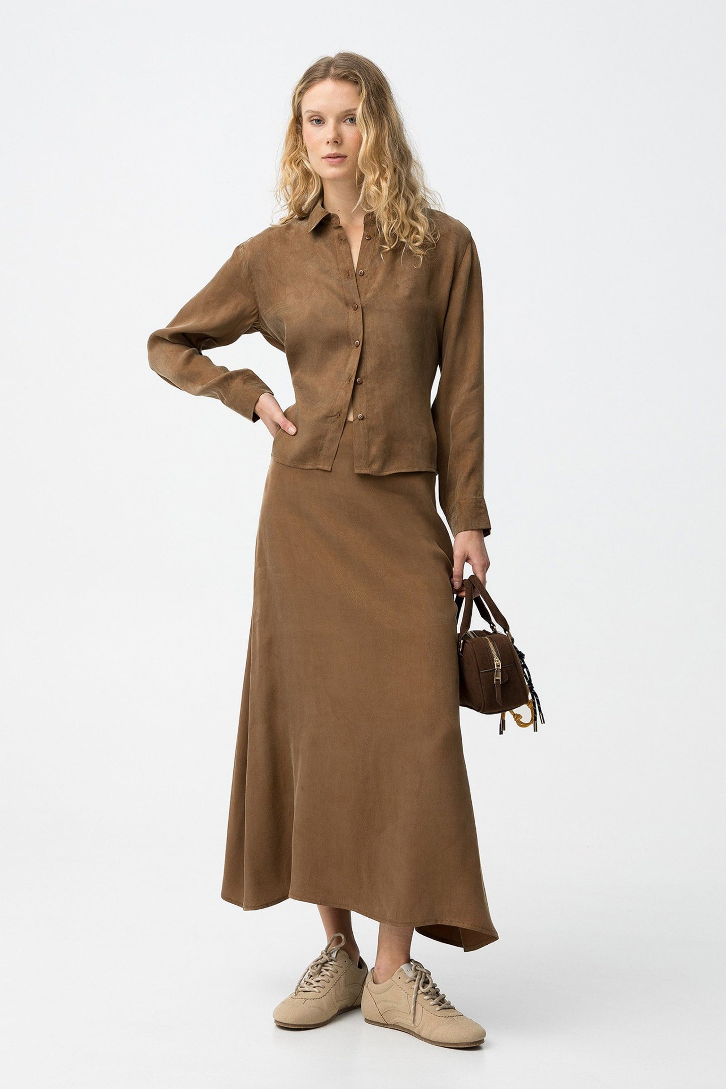 Tiffosi Midi Φούστα Flowy Regular Fit ολόσωμη εμφάνιση styling μπροστινή όψη