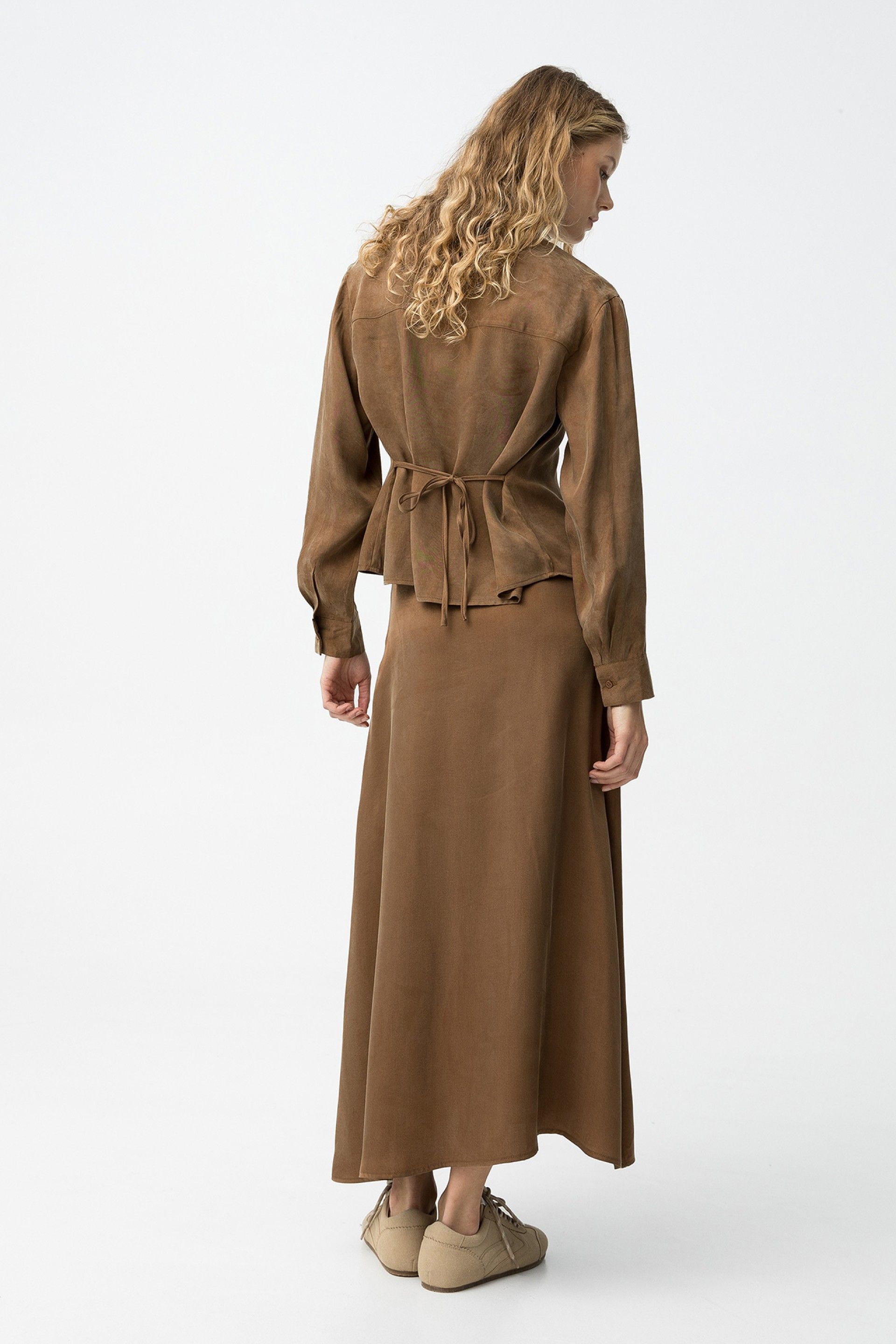 Tiffosi Midi Φούστα Flowy Regular Fit ολόσωμη εμφάνιση πίσω όψη