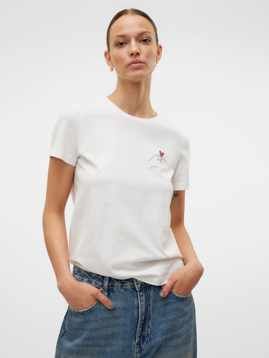 VERO MODA Γυναικείο t-shirt με τύπωμα HEART OF HAND, στρογγυλή λαιμόκοψη, κανονική εφαρμογή, μπροστινή όψη