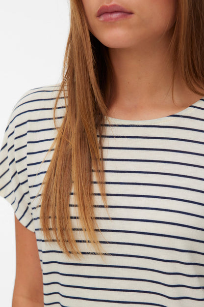 VERO MODA T-shirt Ριγέ Cap Sleeves Εκρού-Μπλε λεπτομέρεια λαιμόκοψη