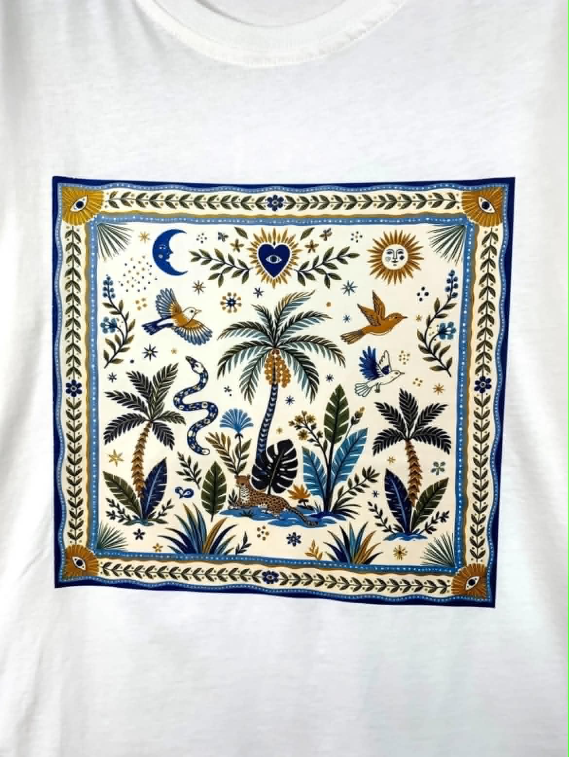 T-shirt λευκό με τροπική στάμπα φοίνικες & πουλιά