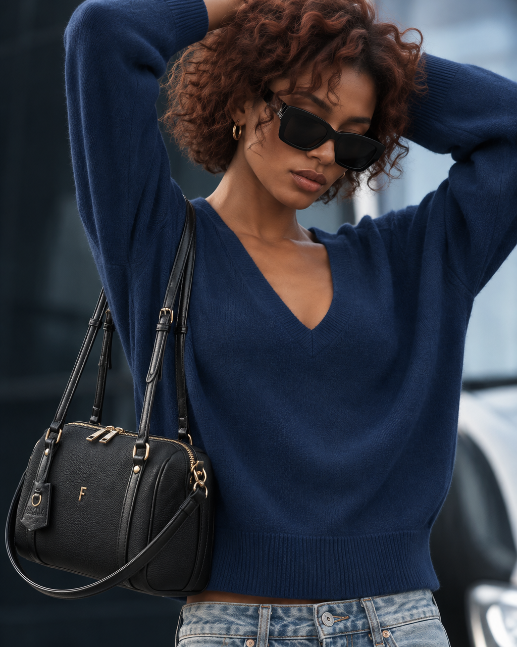 Γυναικείο πλεκτό πουλόβερ Vero Moda V-neck navy, street style εμφάνιση