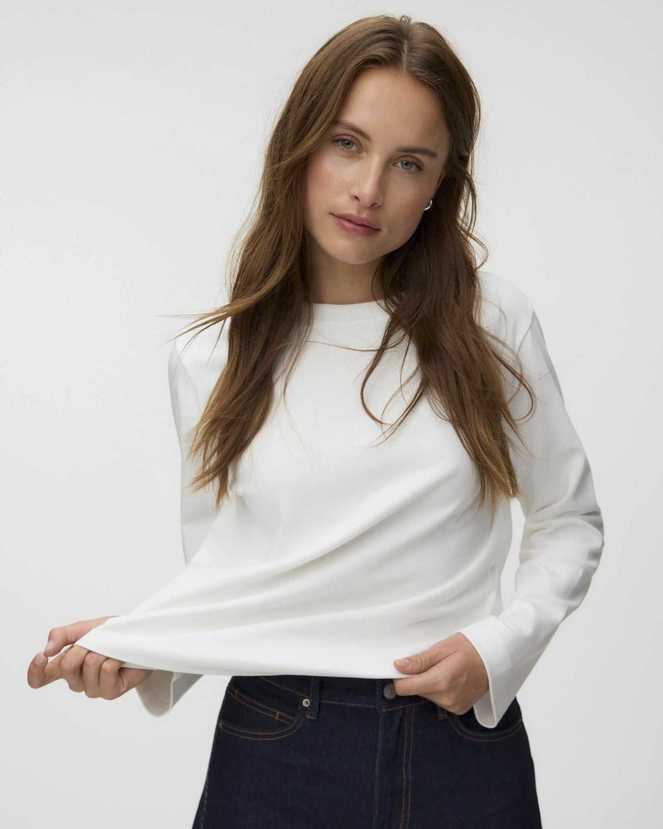 aware-vero-moda-tshirt-makrymaniiko-lefko-front-detail
