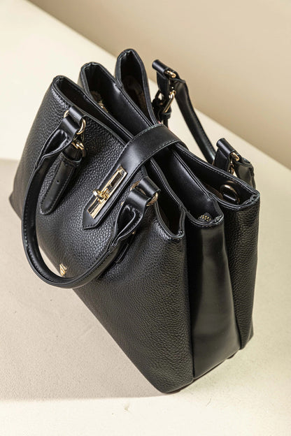γυναικεία FRAGOLA BAGS τσάντα χειρός μαύρη πλαϊνή γωνία 3 διαμερίσματα χρυσή κλειδαριά λεπτομέρεια
