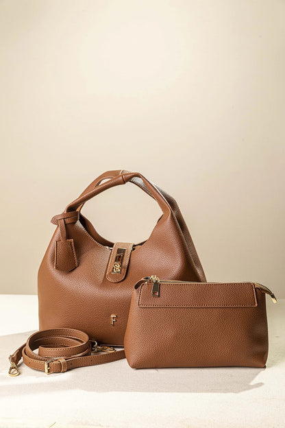 γυναικεία FRAGOLA BAGS τσάντα χειρός κάμελ σετ με baby bag χιαστί τσαντάκι χρυσές λεπτομέρειες αποσπώμενο λουράκι
