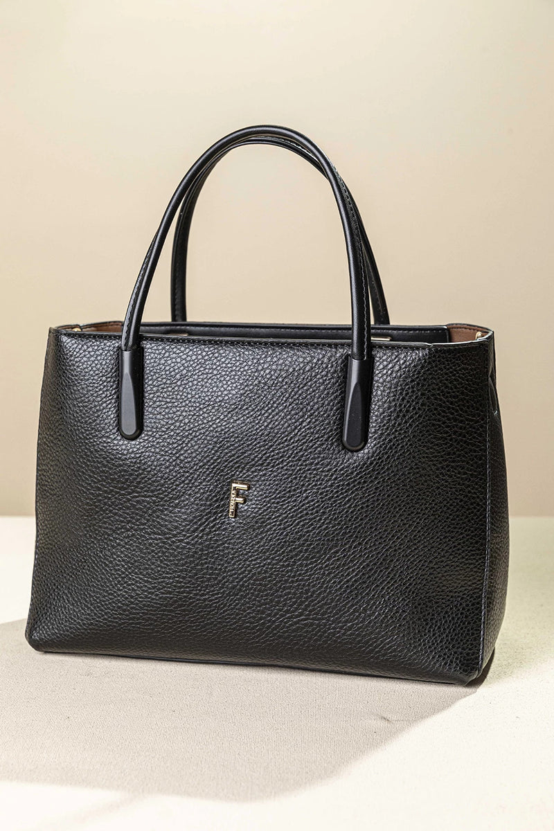 γυναικεία FRAGOLA BAGS τσάντα χειρός χιαστί μαύρη ανάγλυφη υφή 4 διαμερίσματα χρυσό μονόγραμμα F — μπροστά
