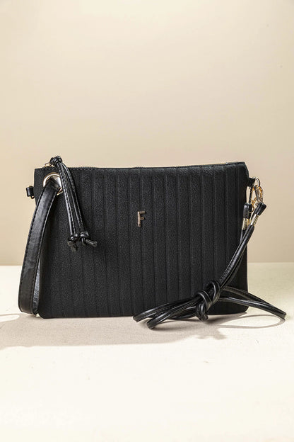 γυναικείο FRAGOLA BAGS τσαντάκι χειρός χιαστί μαύρο υφή σουέντ ψαροκόκαλο χρυσό μονόγραμμα — μπροστά
