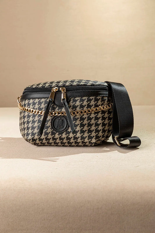 Fragola γυναικεία τσάντα μέσης crossbody print μπεζ μαύρο με χρυσή αλυσίδα - μπροστινή όψη