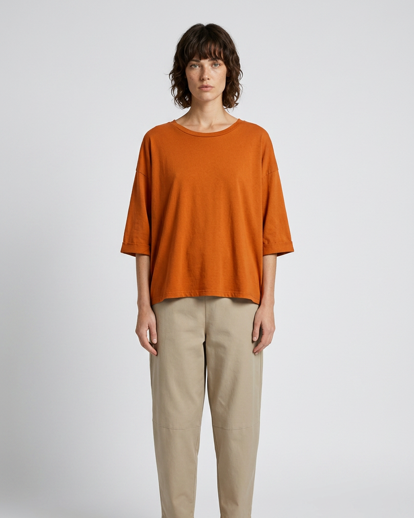 Γυναικεία κεραμιδί oversized μπλούζα με στρογγυλή λαιμόκοψη και φαρδιά μανίκια, flat lay
