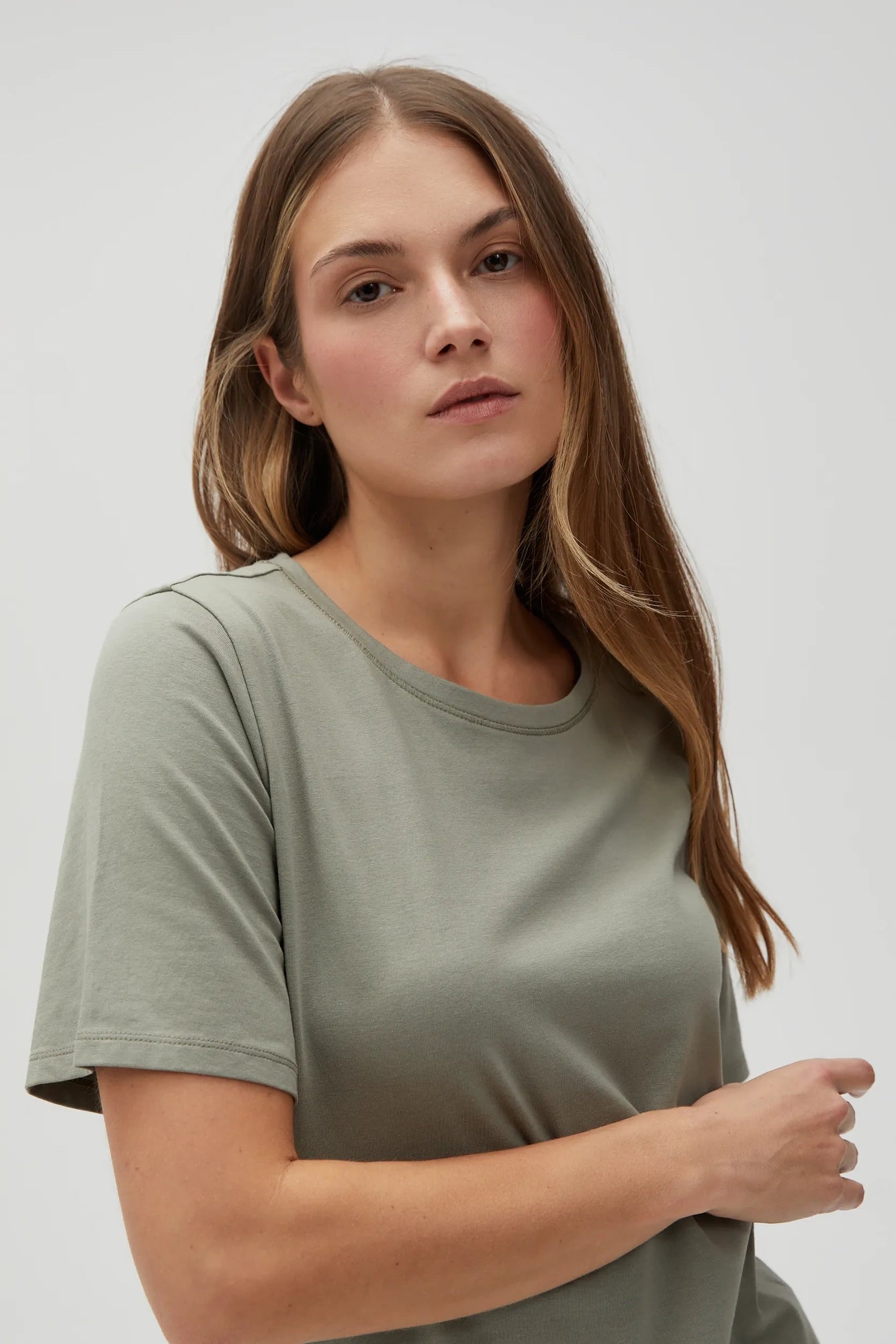 MOODO λαδί cotton t-shirt casual chic - πόζα 1