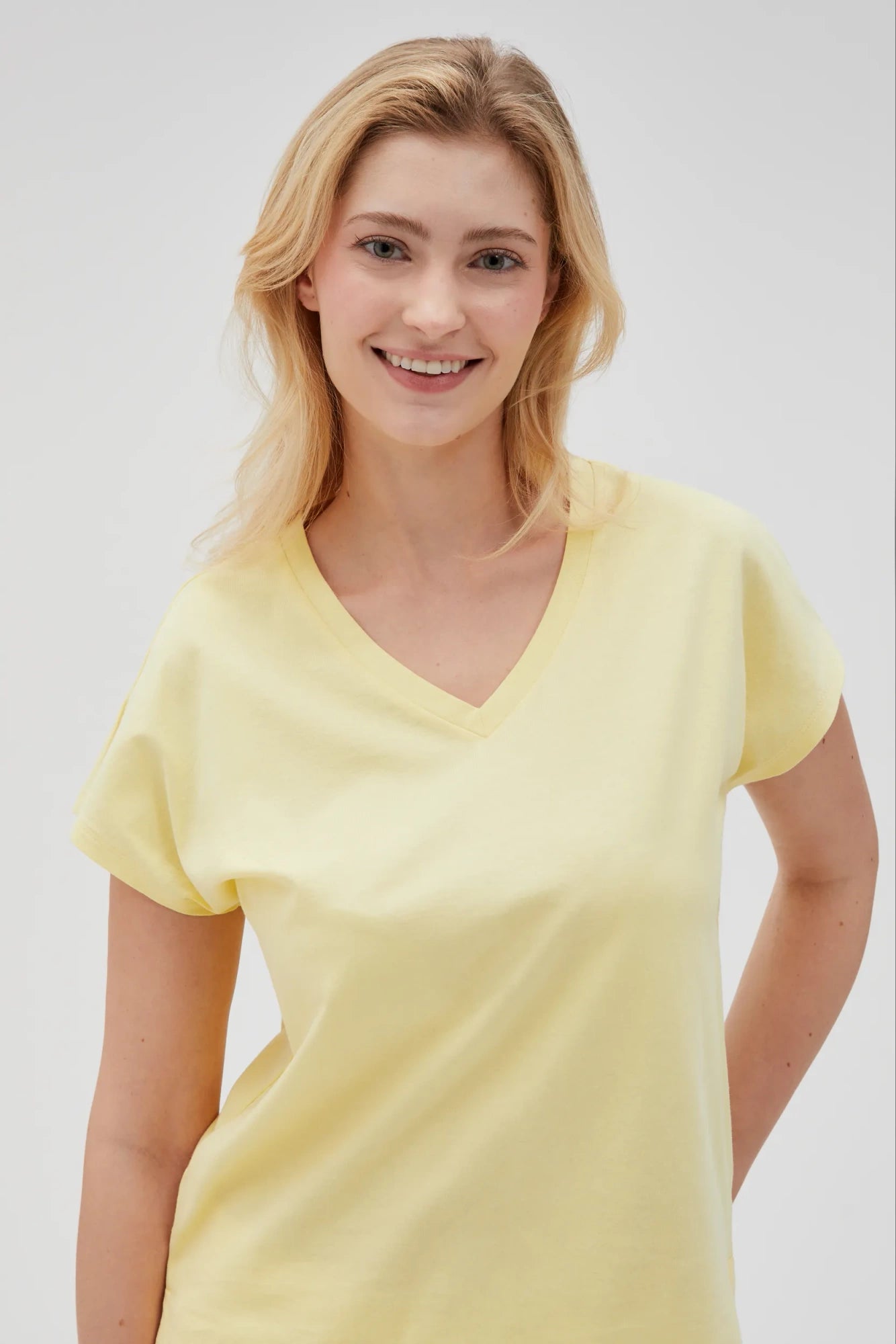 MOODO κίτρινο cotton t-shirt casual chic - πόζα 1