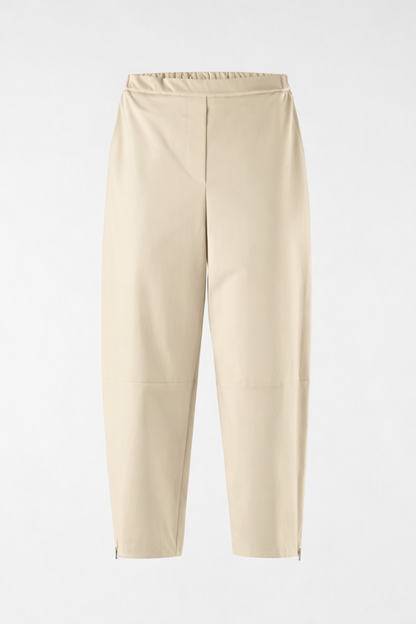 Wendy Trendy Γυναικείο ελαστικό παντελόνι Punto Milano σε μπεζ χρώμα με λεπτομέρειες ραφής στο γόνατο και φερμουάρ στον ποδόγυρο