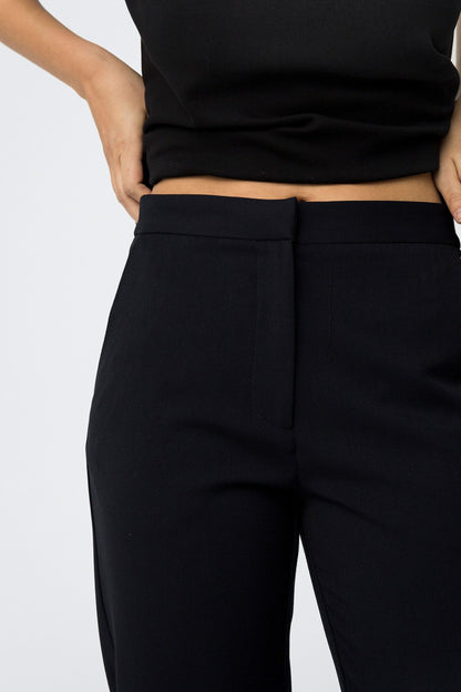 Λεπτομέρεια ψηλής ελαστικής μέσης και φερμουάρ