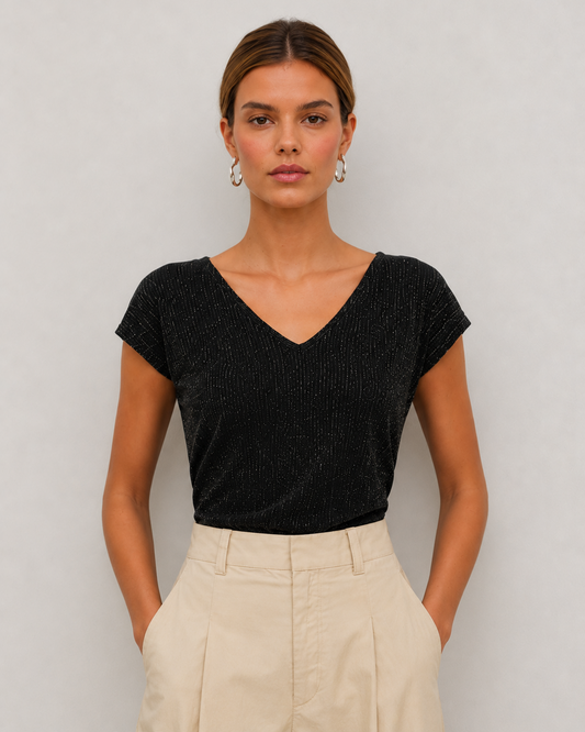 γυναικεία VERO MODA μπλούζα μαύρη glitter λεπτομέρεια V-λαιμόκοψη κοντά μανίκια — κοντινή λήψη μπροστά
