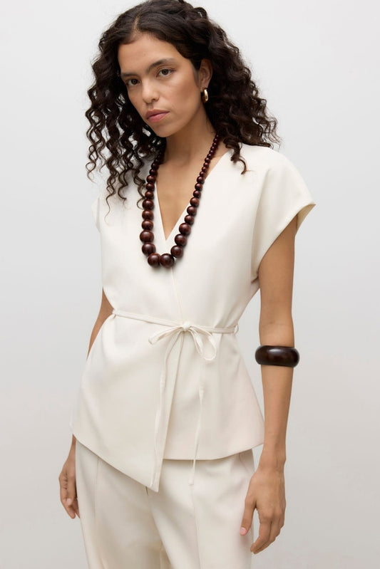 VERO MODA Γυναικείο Γιλέκο V Λαιμόκοψη Ασύμμετρο Εκρού μπροστινή όψη