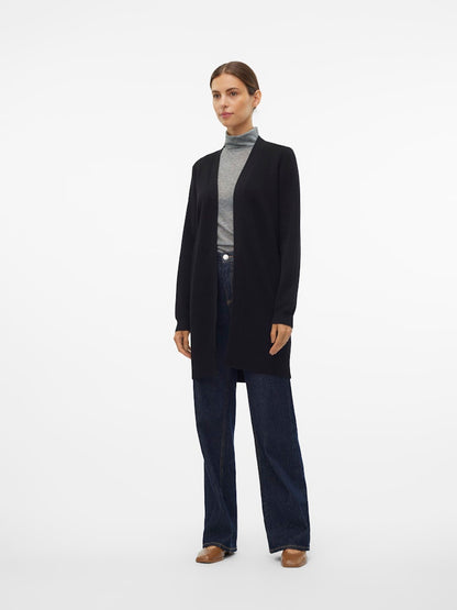 Ολόσωμη εμφάνιση με γυναικεία μακριά πλεκτή ζακέτα Vero Moda μπροστινή όψη