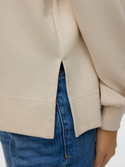 Λεπτομέρεια ανοίγματος στο πλάι basic hoodie Vero Moda