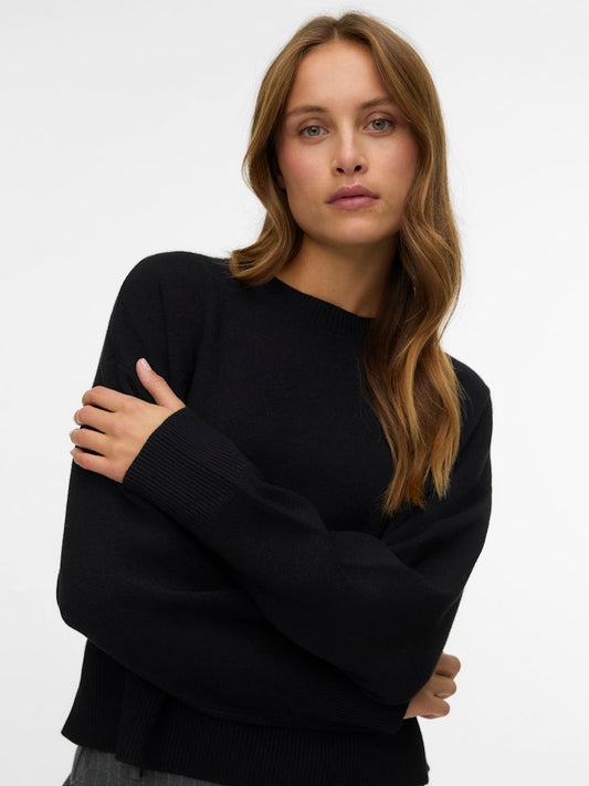 Μπροστινή όψη basic πουλόβερ μαύρο με dropped shoulders