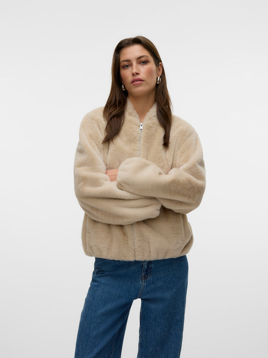 Μπροστινή όψη jacket από συνθετική γούνα με φόδρα
