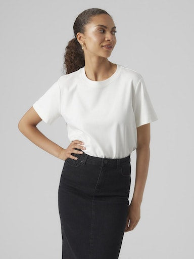 Vero Moda Γυναικείο Λευκό Basic T-shirt από Οργανικό Βαμβάκι – Μπροστινή Όψη Λεπτομέρεια λαιιμόκοψη