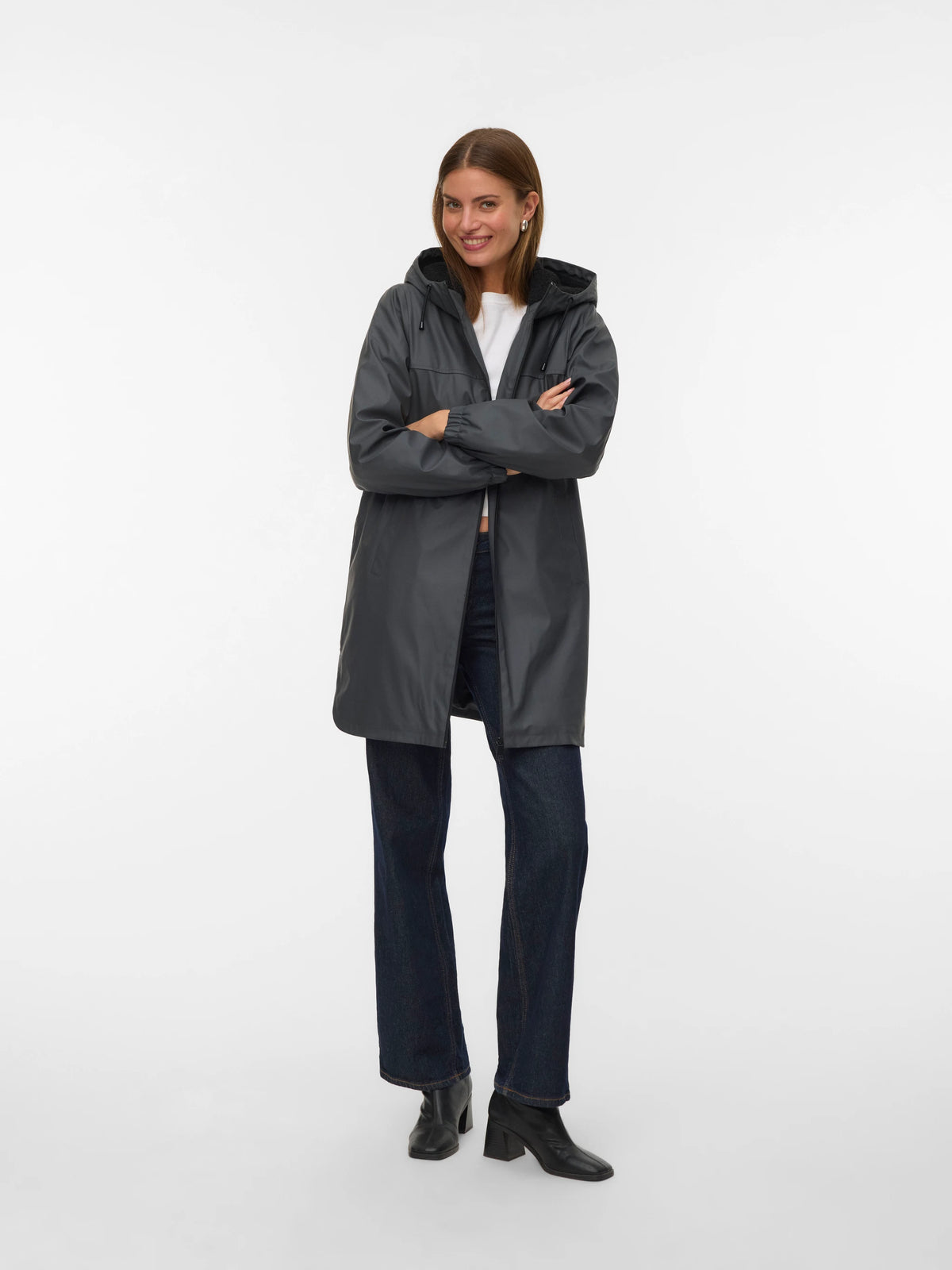 Vero Moda Γυναικείο Μαύρο Αδιάβροχο με Κουκούλα Teddy Επένδυση ολόσωμη φωτογραφία μοντέλου