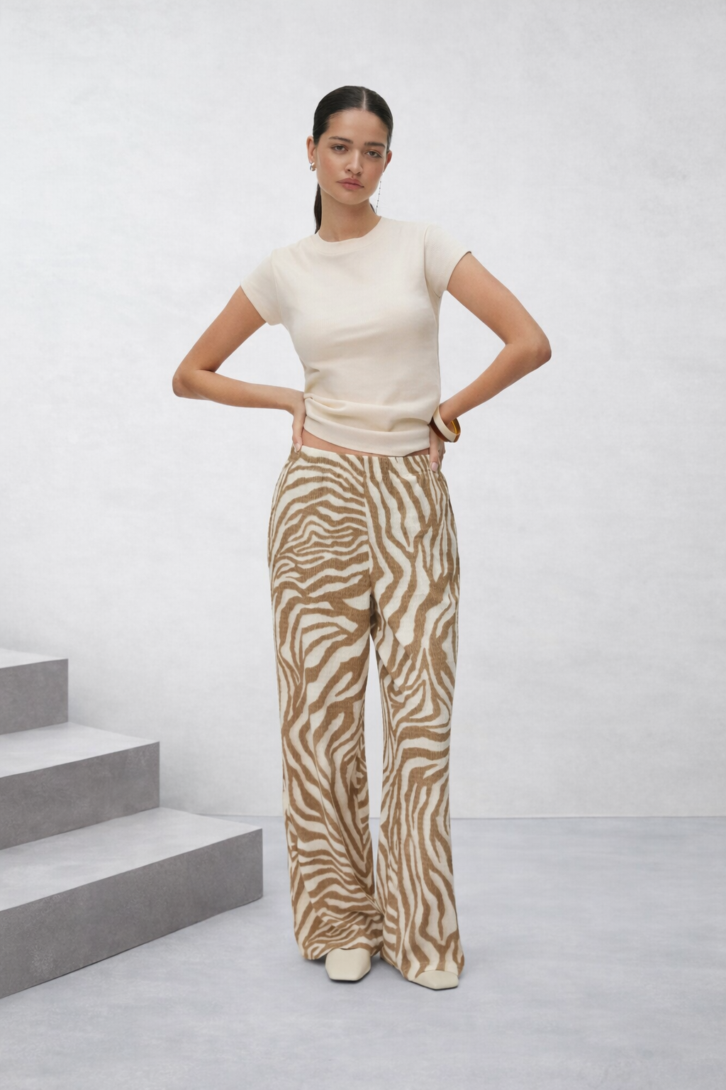 VERO MODA Γυναικεία Παντελόνα Animal Print Wide Leg Μπεζ-Εκρού ολόσωμη εμφάνιση