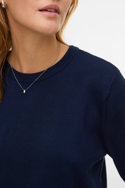 μπλε navy πλεκτή μπλούζα Vero Moda λεπτομέρεια υφής και πλέξης
