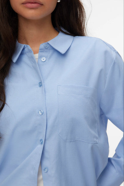 VERO MODA Πουκάμισο Regular Fit Μακρυμάνικο Γαλάζιο VERO MODA Πουκάμισο - λεπτομέρεια κλασικού γιακά