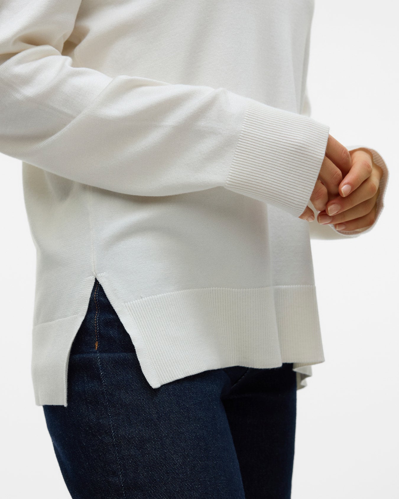 Γυναικείο πουλόβερ Vero Moda V-neck εκρού, κοντινό μπροστά
