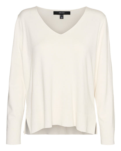 Γυναικείο πλεκτό Vero Moda σε εκρού, με V-neck, χαλαρή γραμμή και άνοιγμα στο πλάι. Ένα basic must-have για τη γκαρνταρόμπα σου.