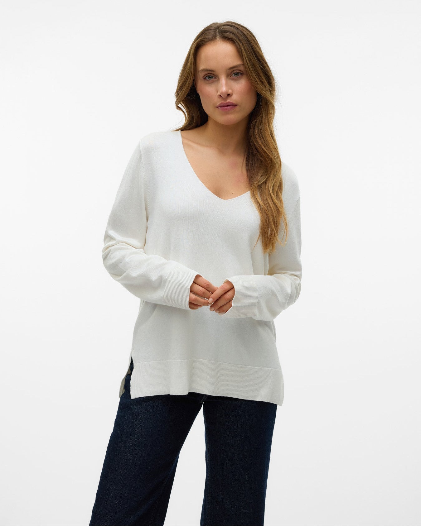Γυναικείο πουλόβερ Vero Moda V-neck εκρού, μπροστινή όψη
